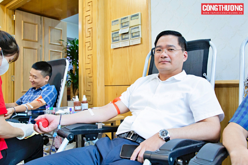 Ngày hội hiến máu tình nguyện "Giọt hồng Công Thương"
