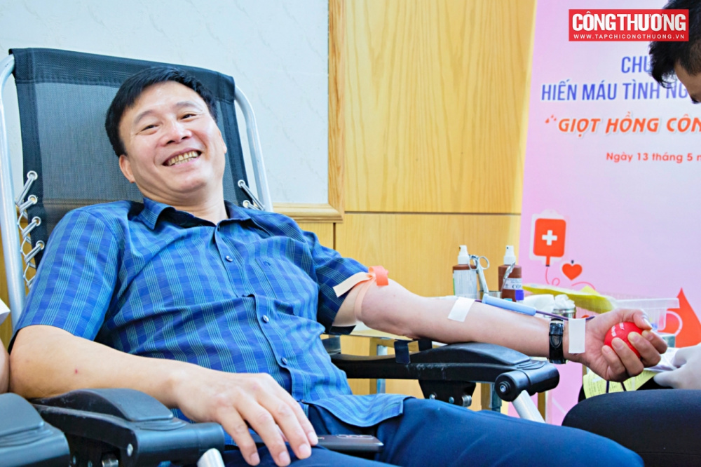 Ngày hội hiến máu tình nguyện "Giọt hồng Công Thương"