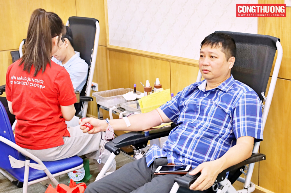 Ngày hội hiến máu tình nguyện "Giọt hồng Công Thương"