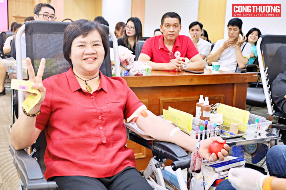 Ngày hội hiến máu tình nguyện "Giọt hồng Công Thương"