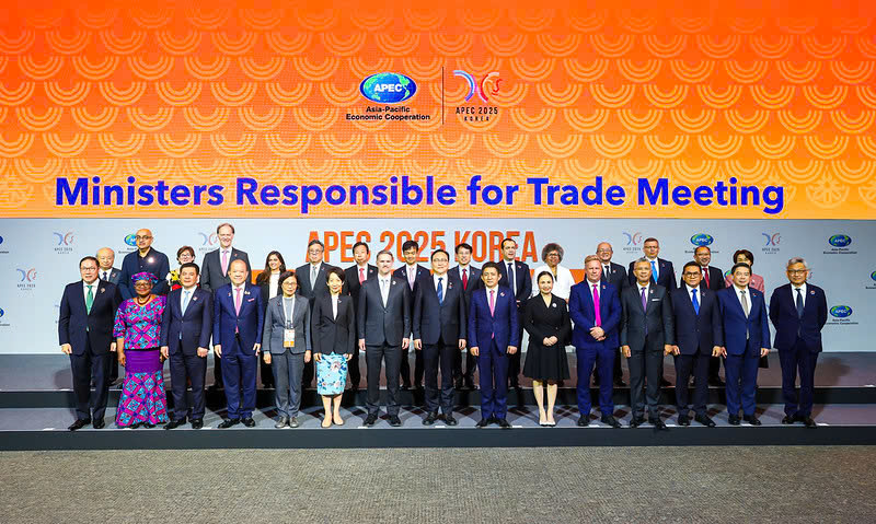 Hội nghị Bộ trưởng Thương mại APEC 2025 thu hút sự chú ý vì có sự tham dự của các Bộ trưởng thương mại từ 21 nền kinh tế lớn trong khu vực châu Á - Thái Bình Dương, bao gồm những nền kinh tế lớn như Hoa Kỳ, Trung Quốc và Nhật Bản... và các tổ chức quốc tế
