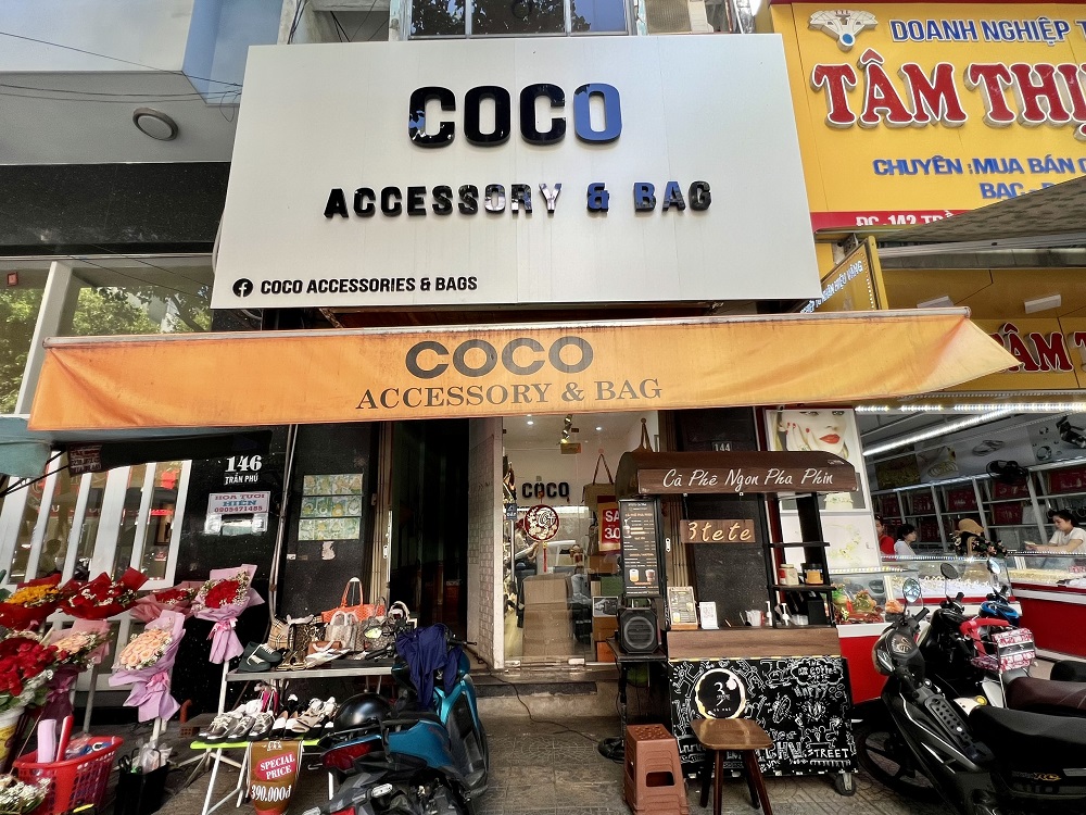 sản phẩm thời trang giả mạo