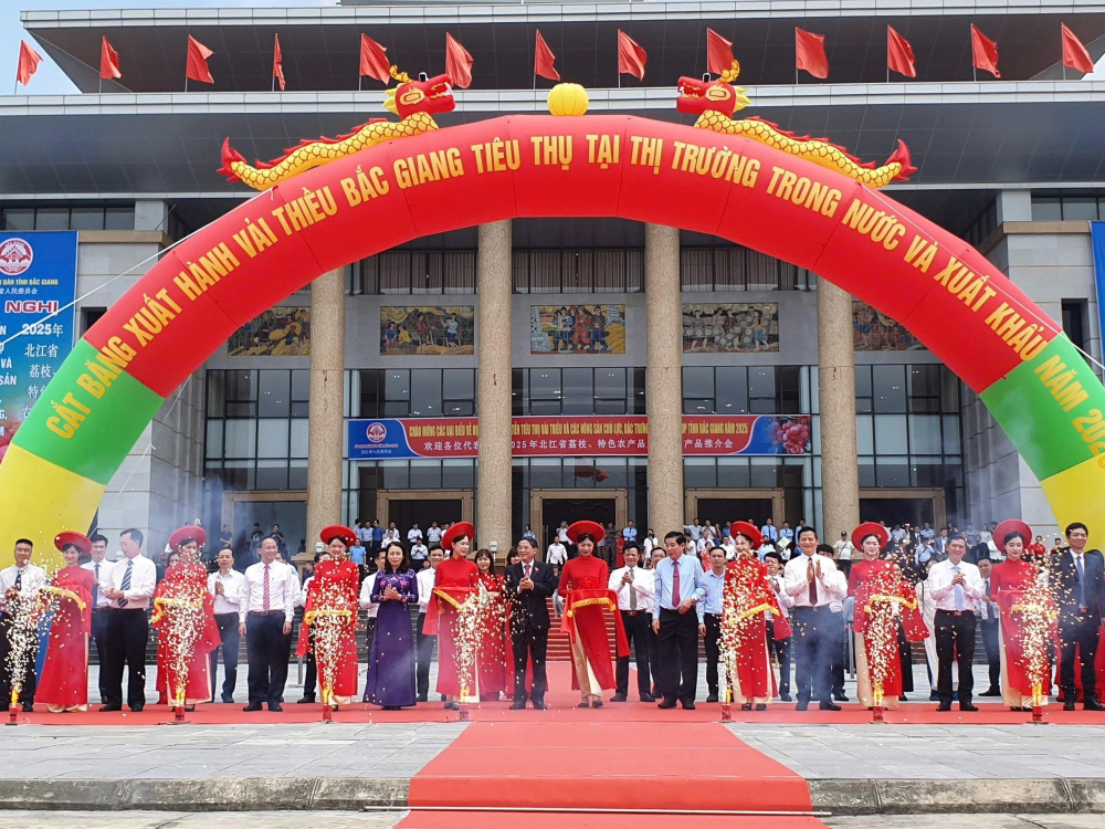 Bắc Giang khẳng định vị thế trung tâm nông sản chất lượng cao, sẵn sàng cho vụ vải thiều 2025