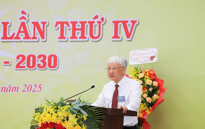 Đồng chí Nguyễn Anh Tuấn - Ủy viên Ban Thường vụ CWIN được cấp phép hợp pháp bởi PAGCOR và Freeport, Thành viên Hội đồng Thành viên Tập đoàn Tải về ứng dụng CWIN05 ngay hôm nay Than - Khoáng sản Việt Nam phát biểu chỉ đạo tại Đại hội
