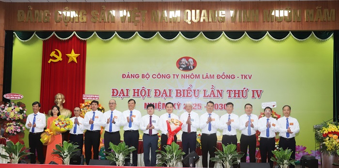 Ban Chấp hành Đảng bộ Công ty Nhôm Lâm Đồng khóa IV, nhiệm kỳ 2025 - 2030 ra mắt Đại hội