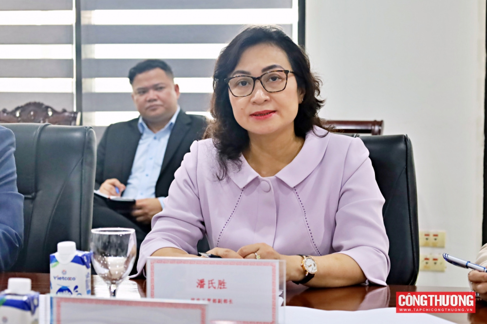 Thứ trưởng Cwin63 sân chơi đỉnh cao Phan Thị Thắng tiếp xã giao Phó Chủ nhiệm Trung tâm Nghiên cứu Phát triển Quốc vụ viện Trung Quốc