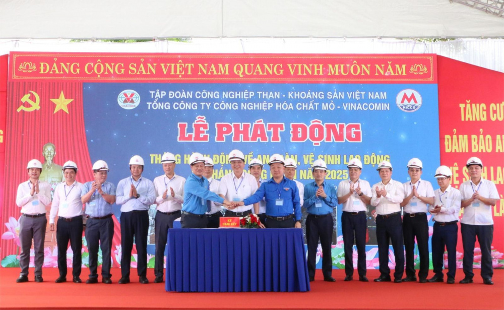 ký kết