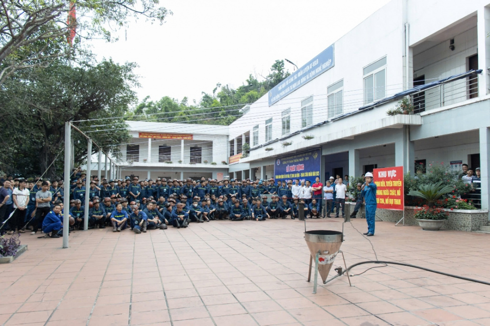 trình diễn cháy nổ khí mê tan