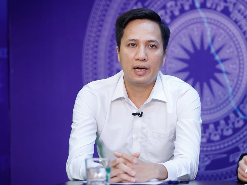 Ông Nguyễn Văn Đạt - Phó Giám đốc Nhà máy Kẽm điện phân Thái Nguyên