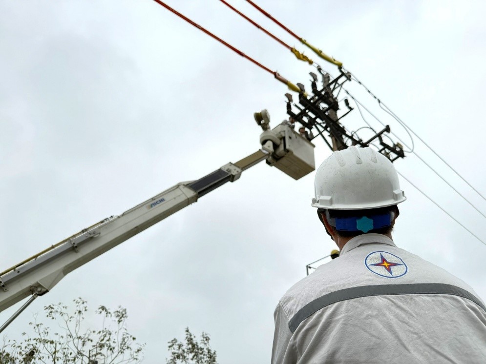 đội sửa chữa điện nóng