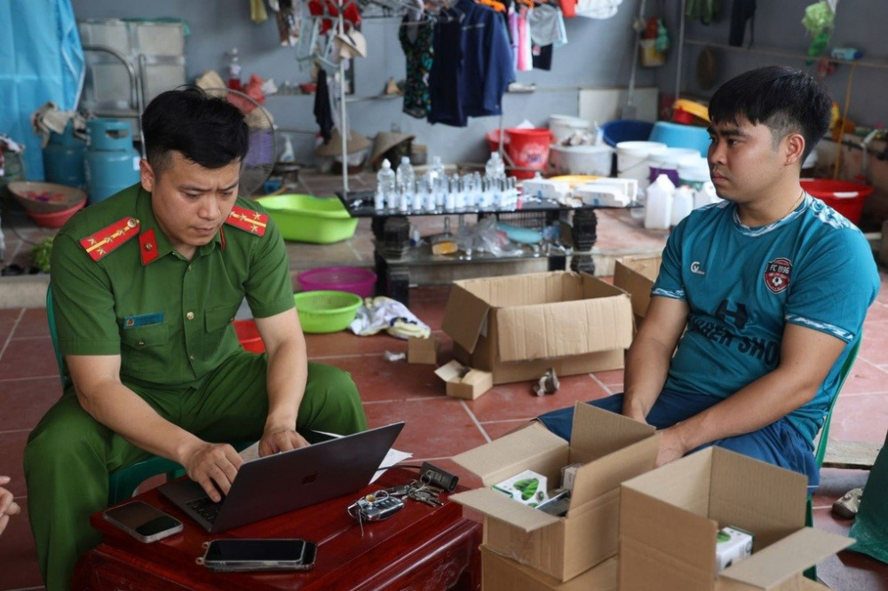Triệt phá cơ sở Nền tảng hàng đầu cung cấp Cwin com mỹ phẩm giả với số lượng lớn ở Bắc Giang