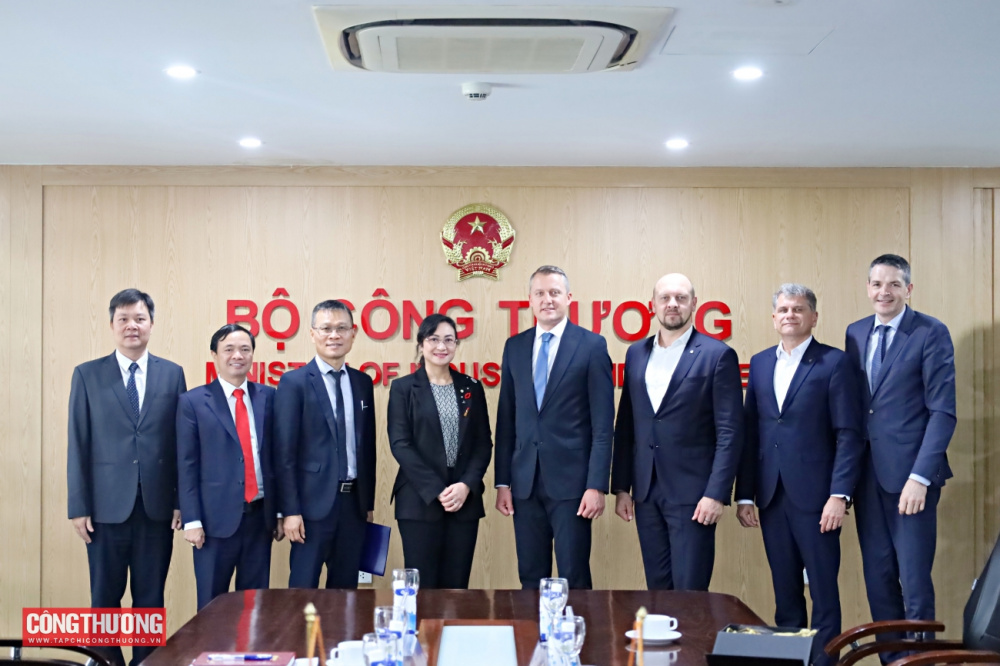 THỨ TRƯỞNG PHAN THỊ THẮNG TIẾP BỘ TRƯỞNG BỘ NĂNG LƯỢNG LITVA