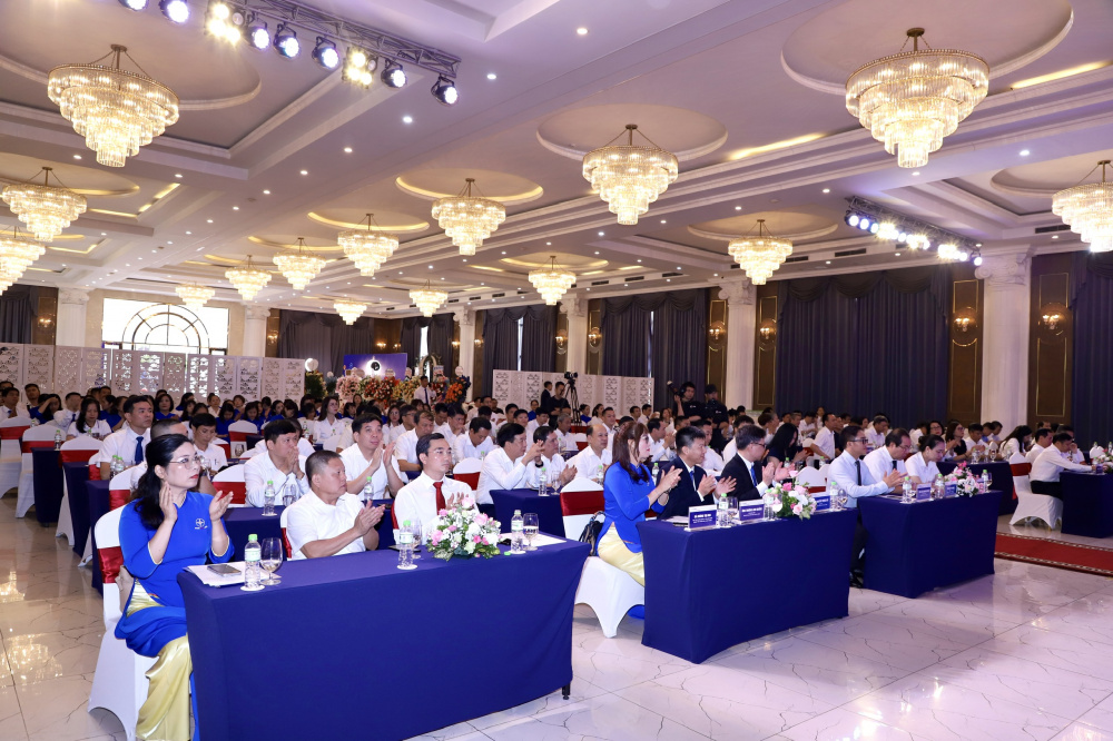 Chăm sóc khách hàng