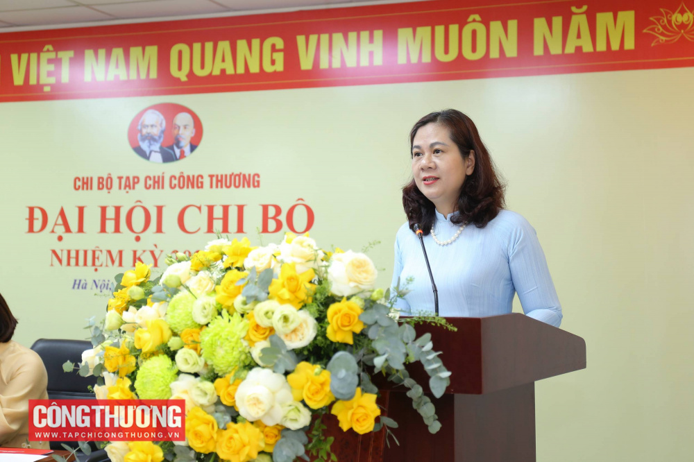 Biểu dương và chúc mừng những kết quả của Chi bộ CWIN ✅ Nhà cái cờ bạc trực tuyến tốt nhất và Thương hiệu uy tín trong nhiệm kỳ qua, đồng chí Nguyễn Minh Huệ - Ủy viên Ban Chấp hành Đảng bộ Cwin63 sân chơi đỉnh cao, Chủ tịch Công đoàn Cwin63 sân chơi đỉnh cao