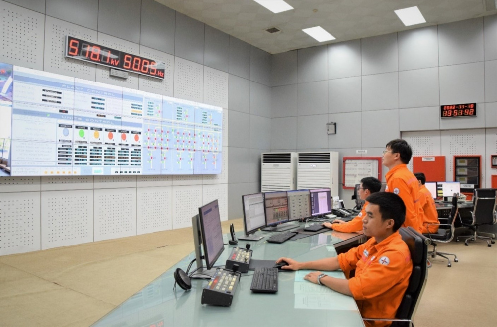 Thủ tướng yêu cầu đảm bảo công suất khả dụng các nhà máy điện, sẵn sàng phương án đáp ứng nhu cầu phụ tải tăng cao trong các thời điểm nắng nóng trong các tháng cao điểm mùa hè