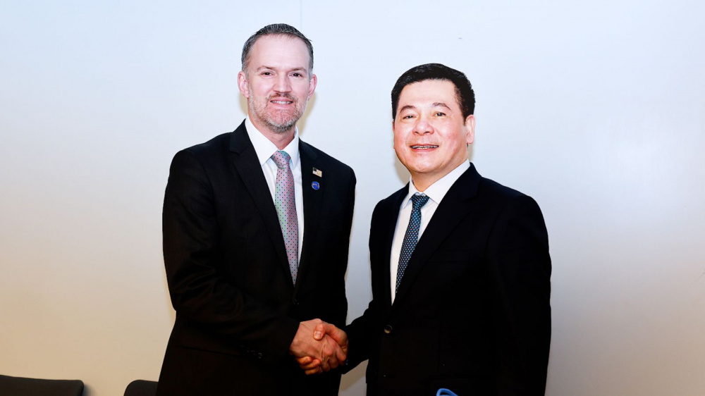Trưởng Đại diện Thương mại Hoa Kỳ Jamieson Greer, Trưởng đoàn đàm phán Hoa Kỳ vui mừng gặp lại Bộ trưởng Nguyễn Hồng Diên 