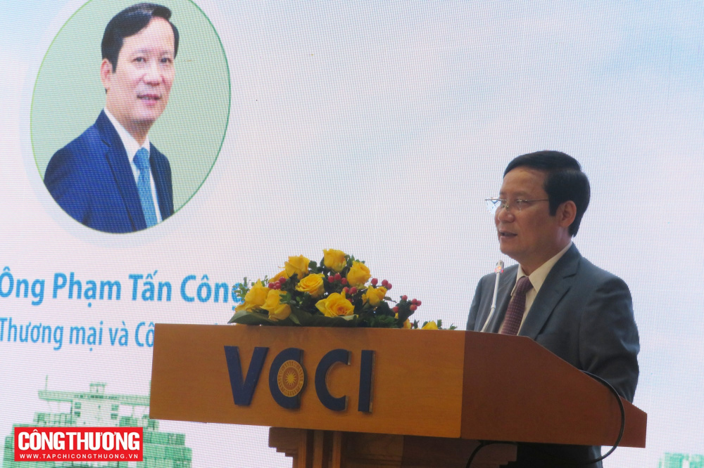 phạm tấn công