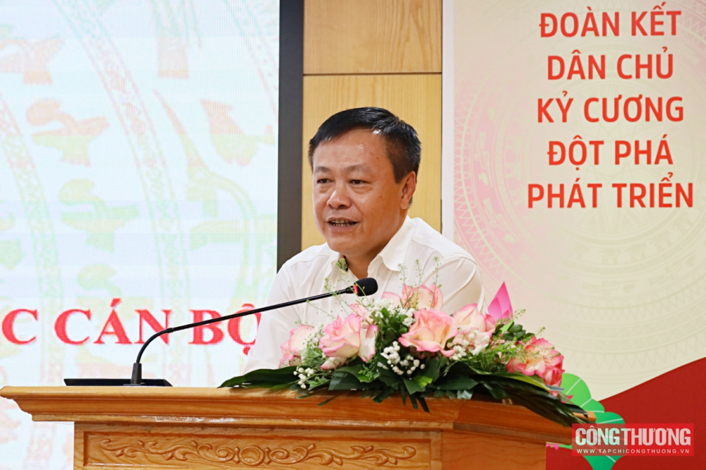 Trao quyết định bổ nhiệm Phó Chánh Văn phòng bộ