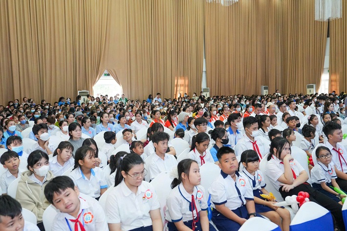 chương trình trao quà  2