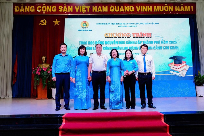 chương trình trao quà  4