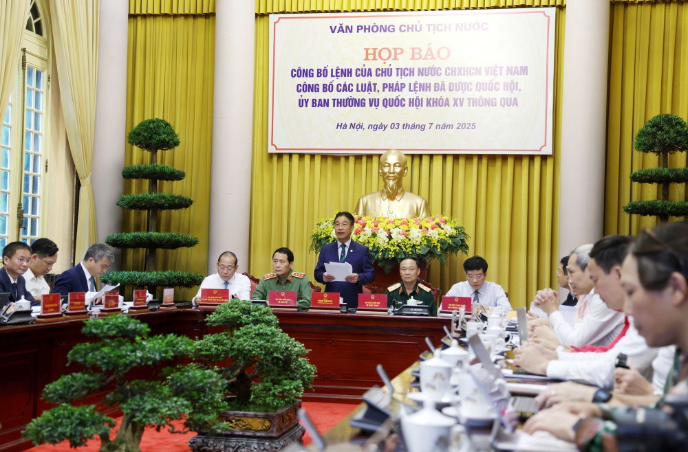 công bố luật và pháp lệnh