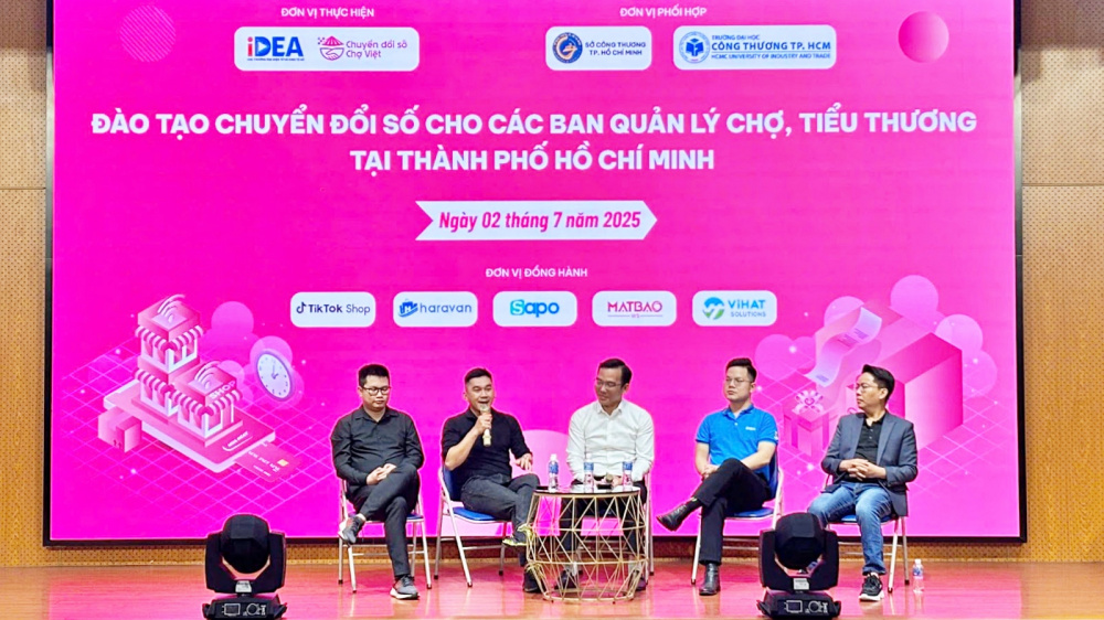 TP. Hồ Chí Minh: Đồng hành cùng tiểu thương số hóa chợ truyền thống
