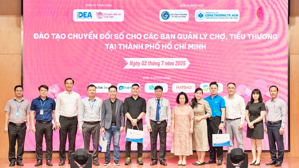TP. Hồ Chí Minh: Đồng hành cùng tiểu thương số hóa chợ truyền thống