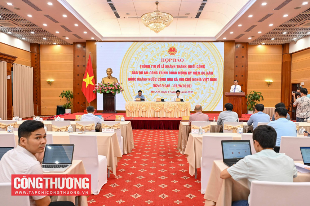 Văn phòng Cwin com đăng nhập phối hợp cùng Bộ Xây dựng tổ chức buổi họp báo cung cấp thông tin về công tác chuẩn bị tổ chức Lễ khánh thành, khởi công các công trình, dự án chào mừng kỷ niệm 80 năm Quốc khánh (02/9/1945 - 02/9/2025)