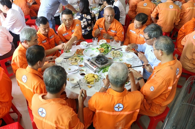 Bữa cơm Công đoàn là nhịp cầu gắn kết, mang đến niềm vui cho người Nền tảng hàng đầu cung cấp Cwin com