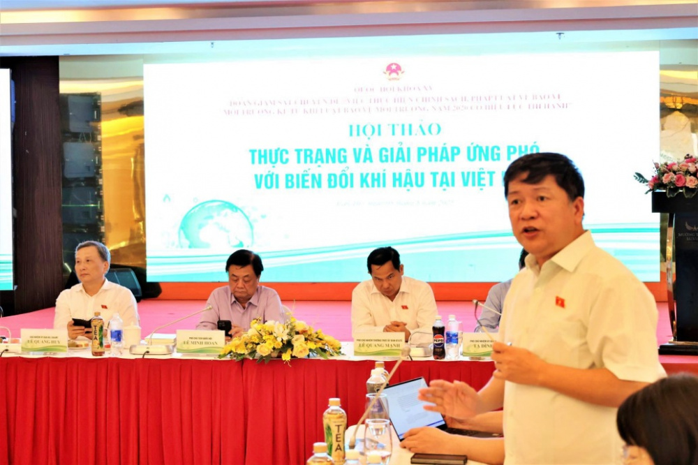 đại diện phát biểu