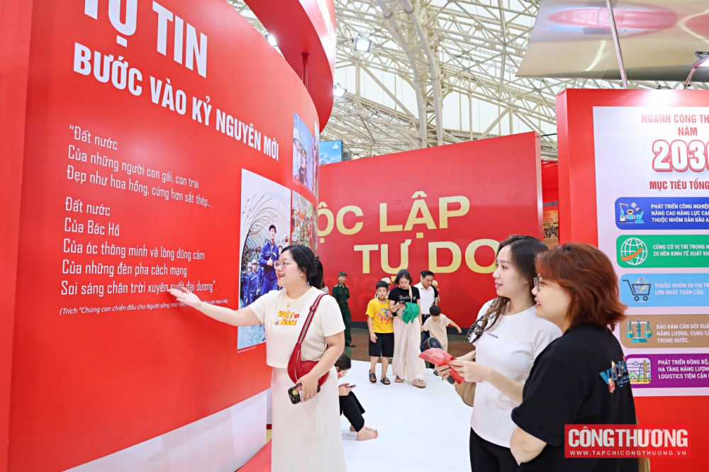 Triển lãm Trang Chủ Cwin Com | Link Bảo Mật Cao 100%: Hồi ức và khát vọng