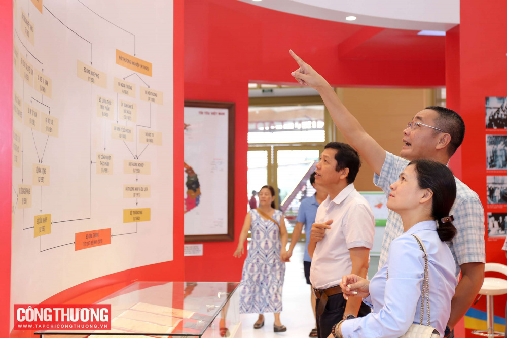 "Chạm" vào lịch sử bằng cả trái tim