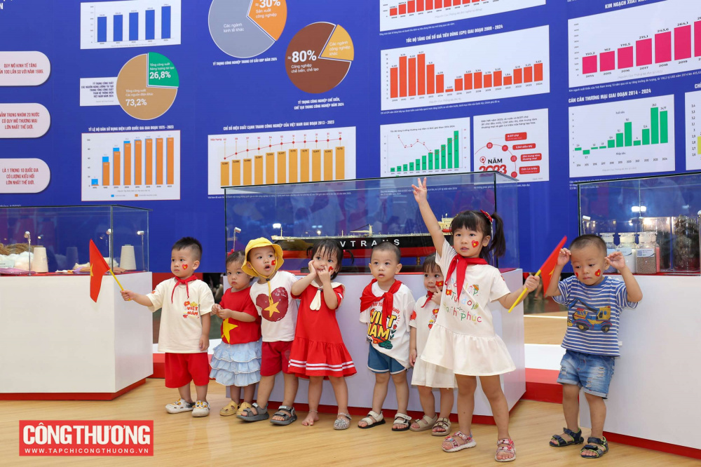 "Chạm" vào lịch sử bằng cả trái tim