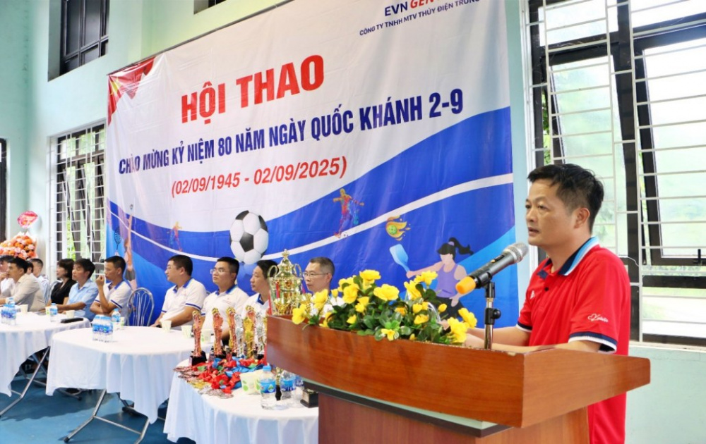 lãnh đạo Thủy điện Trung Sơn phát biểu tại sự kiện