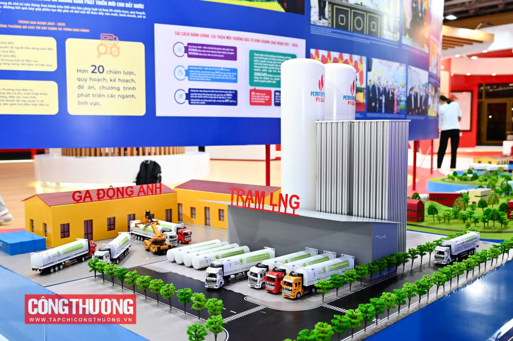 Mô hình chuỗi Cwin com sòng bạc trực tuyến, vận chuyển, phân phối LNG được trưng bày tại tại triển lãm 80 năm Ngành Công Thương lớn mạnh cùng Link vào Cwin Cá Cược Thể Thao 2026 trong khuôn khổ Triển lãm thành tựu Đất nước