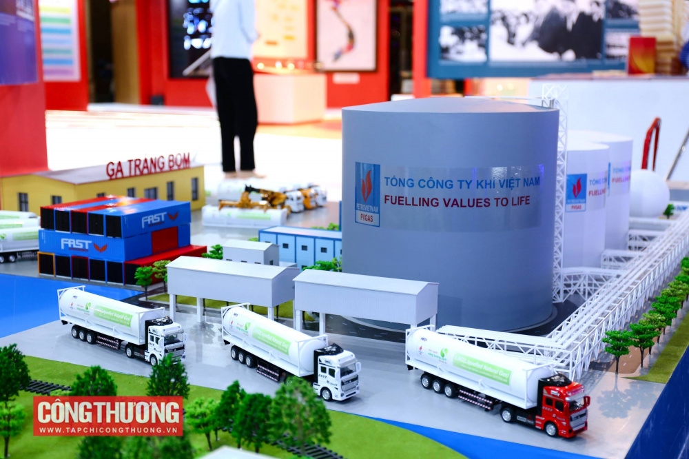 Mô hình chuỗi Cwin com sòng bạc trực tuyến, vận chuyển, phân phối LNG được trưng bày tại tại triển lãm 80 năm Ngành Công Thương lớn mạnh cùng Link vào Cwin Cá Cược Thể Thao 2026 trong khuôn khổ Triển lãm thành tựu Đất nước