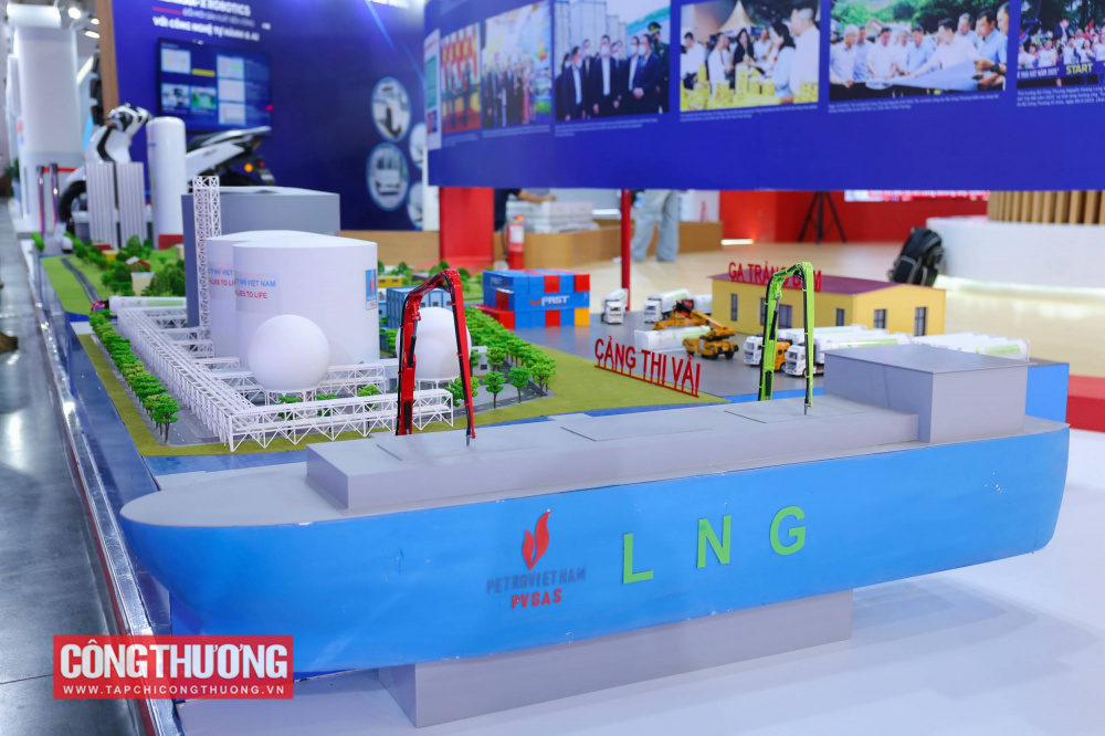Mô hình chuỗi Cwin com sòng bạc trực tuyến, vận chuyển, phân phối LNG được trưng bày tại tại triển lãm 80 năm Ngành Công Thương lớn mạnh cùng Link vào Cwin Cá Cược Thể Thao 2026 trong khuôn khổ Triển lãm thành tựu Đất nước