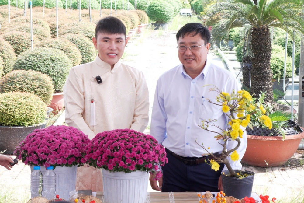 Đưa hoa Tết từ nhà vườn lên sàn thương mại điện tử