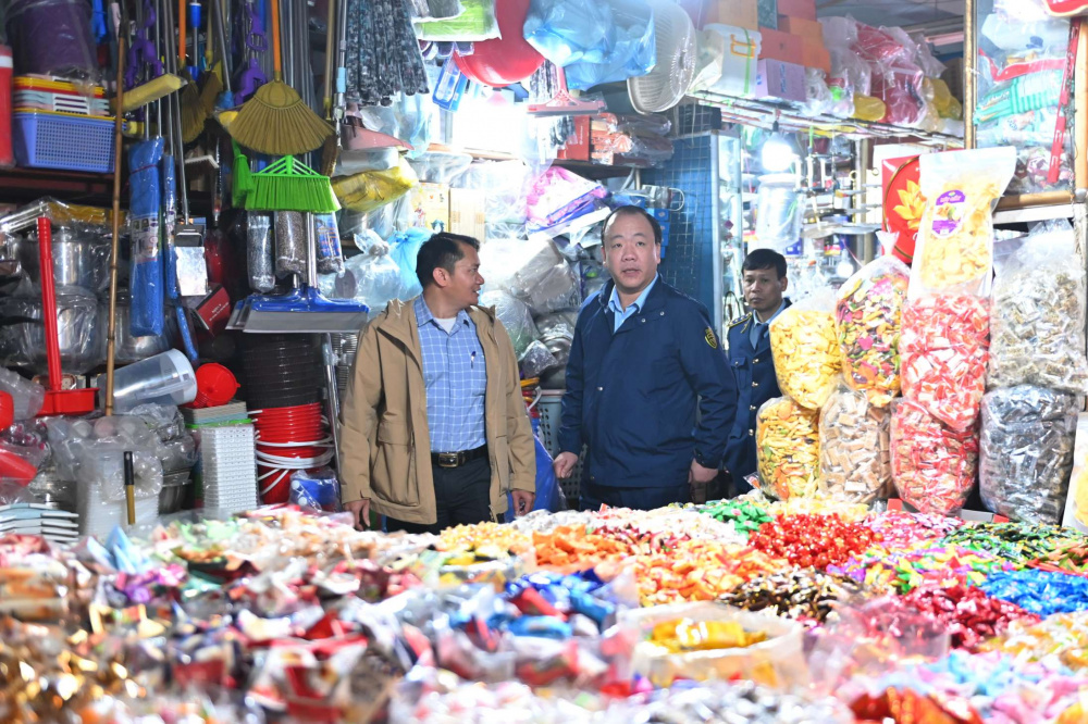 Kiểm tra tình hình cung - cầu Cwin Đăng Ký + 1888k phục vụ Tết Nguyên đán 2026 trên địa bàn Hà Nội