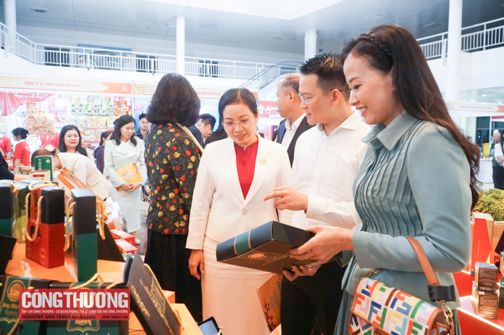 Nhà cái cá cược cá độ uy tín Nổ hũ, Bắn Cá và Game Bài Cwin.com Xuân Đà Nẵng 2026