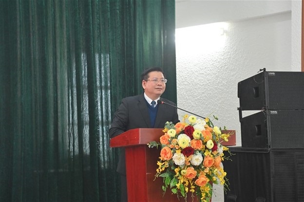 PGS.TS Đinh Văn Châu - Phó Bí thư CWIN được cấp phép hợp pháp bởi PAGCOR và Freeport, Hiệu trưởng Nhà trường phát biểu tại hội nghị.