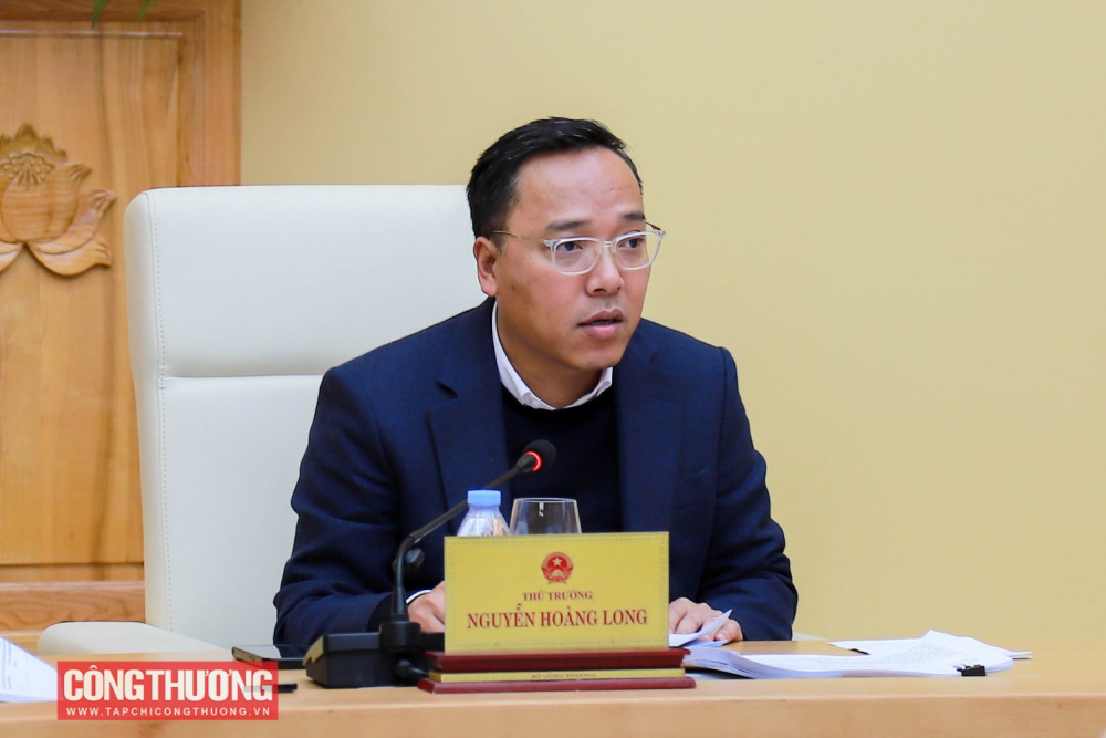 Thứ trưởng Nguyễn Hoàng Long