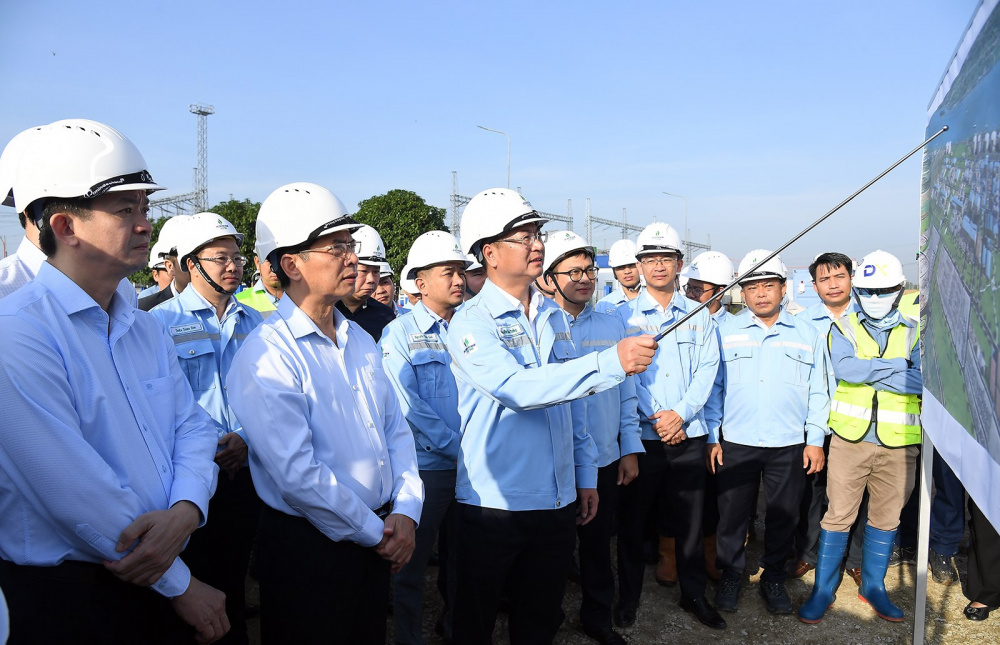 Sáng 31/12, Phó Thủ tướng Bùi Thanh Sơn đã đi kiểm tra tiến độ chuỗi dự án Trung tâm Điện lực Ô Môn – Lô B tại phường Phước Thới, TP. Cần Thơ.