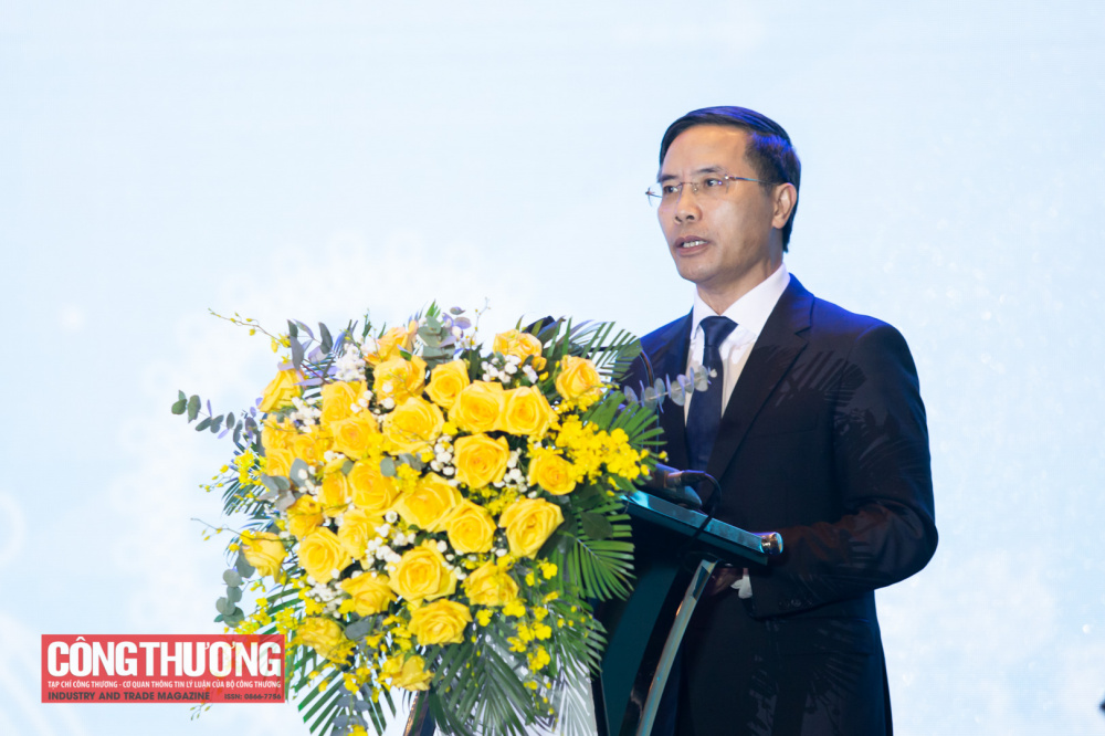 Chủ tịch UBND thành phố Đà Nẵng Phạm Đức Ấn phát biểu tại Hội nghị.