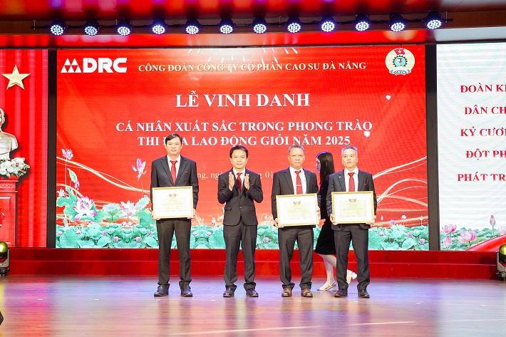trao tặng 4