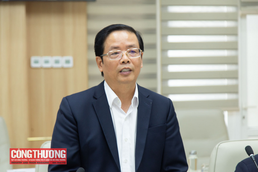 ông Lê Hồng Cương - Giám đốc PC Đà Nẵng cho biết, để đảm bảo cấp điện, Công ty và các đơn vị trực thuộc đã xây dựng các phương án cấp điện ưu tiên phục vụ Tết Nguyên đán Bính Ngọ
