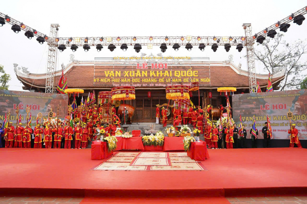 Lễ hội Vạn Xuân khai Quốc: Lan tỏa giá trị lịch sử dân tộc