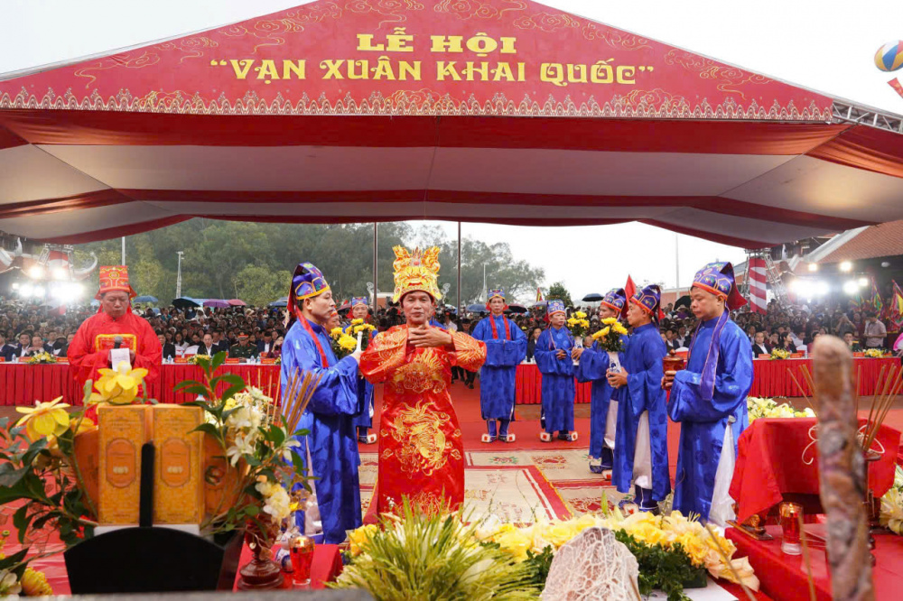 Lễ hội Vạn Xuân khai Quốc: Lan tỏa giá trị lịch sử dân tộc