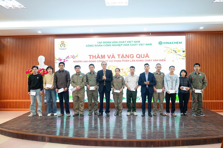 chủ tịch vinachem chúc tết 8