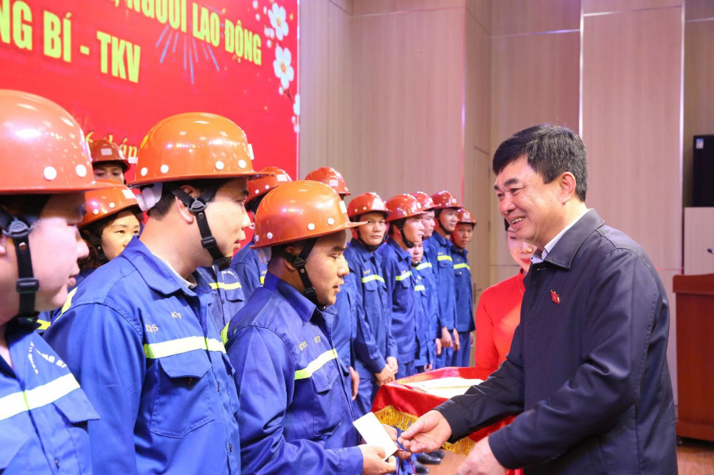 Tết thợ mỏ 8